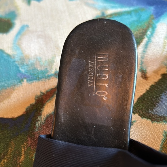 Munro American black and navy blue slip on sandal - Picture 6 of 11